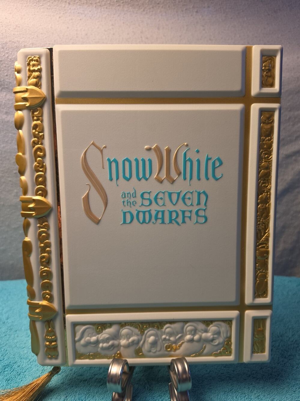 Disney Snow White And The Seven Dwarfs Storybook Replica Journal